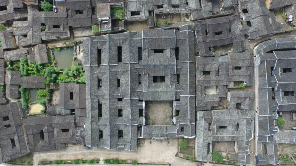 Ancien complexe de bâtiments au village de Peitian