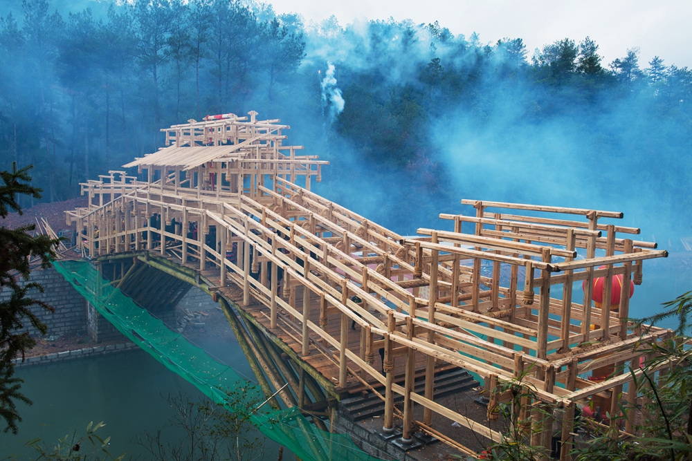 The craft technique of timber arch bridge building